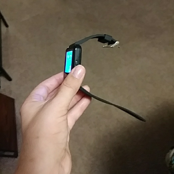 Black smart watch - Picture 2 of 3